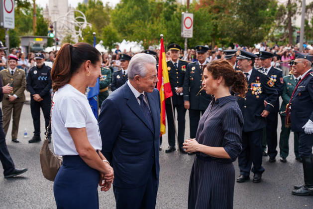 Ayuso Attends the Hispanic Heritage Parade in Madrid The president of the Community of Madrid, Isabel Díaz Ayuso (left), and the U.S. ambassador to Spain, Benjamín León (right), during the Hispanic Heritage Parade on October 4, 2025, in Madrid, Spain. For the third consecutive year, the Hispanic Heritage Parade wound its way down Gran Vía, with the largest display to date. Twenty countries from the Americas, plus the United States, Equatorial Guinea, the Philippines, Guam, and the Northern Mariana Islands, were the highlights of this year’s event. OCTOBER 4, 2026, Madrid, Spain  Copyright: xMatiasxChiofalox 7820164