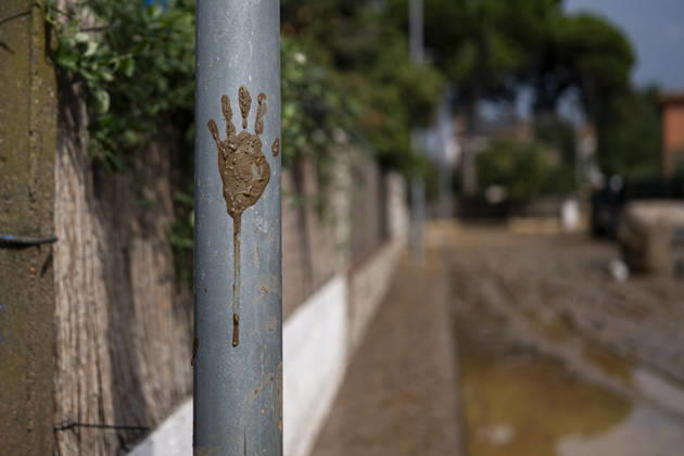 2 people killed as heavy rain hits parts of Spain BARCELONA, SPAIN - OCTOBER 4: Floodwaters submerge streets following severe torrential rainfall in Montornes del Valles, Barcelona, Spain on October 4, 2026. Heavy rains triggered widespread flooding across Catalonia, leaving at least two people dead and one missing as emergency services responded to widespread disruptions. Lorena Sopena Lopez Anadolu Barcelona Spain. Editorial use only. Please get in touch for any other usage.  Copyright: x2026xAnadoluxLorenaxSopenaxLopezx