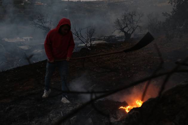Israeli Settlers Set Fire To Olive Trees And Car Scrap Yard Near Silwad SILWAD, WEST BANK, PALESTINE OCTOBER 4, 2026: Israeli settlers set fire to olive trees and a car scrap yard between the villages of Ein Yabrud and Silwad, according to the information provided. The owner of the repair shop said more than 50 cars were destroyed in the fire. The incident occurred amid ongoing attacks targeting Palestinian property and agricultural land in the area. Fires affecting olive trees and other Palestinian property have also been reported in areas around Silwad. Ramallah Palestine, State of Copyright: x xSalmanxMohsenxAlkhatibx xJNAxPressx