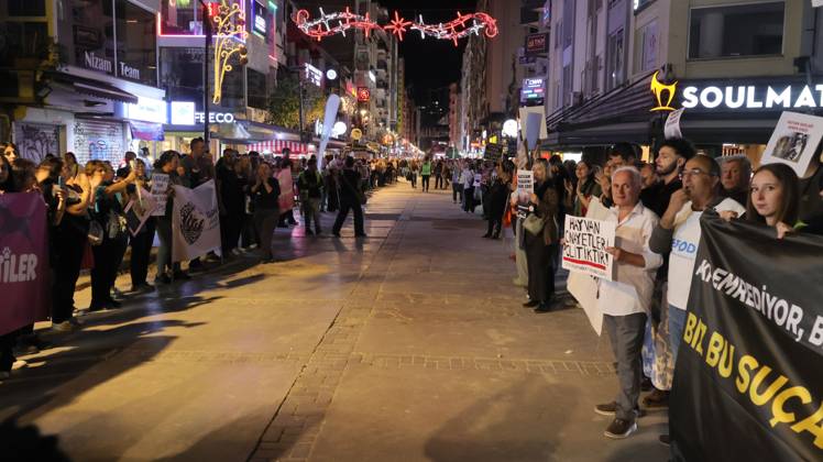 October 4, 2026, Izmir, ToÂ¼rkiye: IZMIR, TURKEY Ã¢â‚¬ OCTOBER 4, 2026: Animal rights activists staged a protest in Izmir on World Animal Protection Day, opposing the decision to round up and euthanize stray animals. Members of the Izmir Right to Life Advocates gathered in front of Alsancak Train Station in the Konak district and protested against the Law Amending the Animal Protection Act, which was passed by the Grand National Assembly of Turkey on July 30, 2024, published in the Official Gazette on August 2, 2024, and entered into force. Activists marched from Alsancak Station along Cyprus Martyrs Street before gathering in front of the ToÂ¼rkan Saylan Cultural Center. Chanting slogans including Ã¢â‚¬oeNo to your laws, let the anima - ZUMAq101 20261004_zna_q101_112 Copyright: xTurgayxKilicx