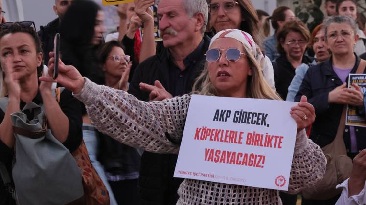 October 4, 2026, Izmir, ToÂ¼rkiye: IZMIR, TURKEY Ã¢â‚¬ OCTOBER 4, 2026: Animal rights activists staged a protest in Izmir on World Animal Protection Day, opposing the decision to round up and euthanize stray animals. Members of the Izmir Right to Life Advocates gathered in front of Alsancak Train Station in the Konak district and protested against the Law Amending the Animal Protection Act, which was passed by the Grand National Assembly of Turkey on July 30, 2024, published in the Official Gazette on August 2, 2024, and entered into force. Activists marched from Alsancak Station along Cyprus Martyrs Street before gathering in front of the ToÂ¼rkan Saylan Cultural Center. Chanting slogans including Ã¢â‚¬oeNo to your laws, let the anima - ZUMAq101 20261004_zna_q101_119 Copyright: xTurgayxKilicx