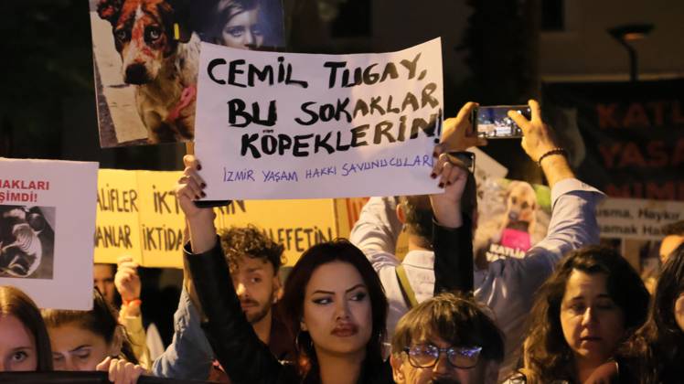 October 4, 2026, Izmir, ToÂ¼rkiye: IZMIR, TURKEY Ã¢â‚¬ OCTOBER 4, 2026: Animal rights activists staged a protest in Izmir on World Animal Protection Day, opposing the decision to round up and euthanize stray animals. Members of the Izmir Right to Life Advocates gathered in front of Alsancak Train Station in the Konak district and protested against the Law Amending the Animal Protection Act, which was passed by the Grand National Assembly of Turkey on July 30, 2024, published in the Official Gazette on August 2, 2024, and entered into force. Activists marched from Alsancak Station along Cyprus Martyrs Street before gathering in front of the ToÂ¼rkan Saylan Cultural Center. Chanting slogans including Ã¢â‚¬oeNo to your laws, let the anima - ZUMAq101 20261004_zna_q101_118 Copyright: xTurgayxKilicx