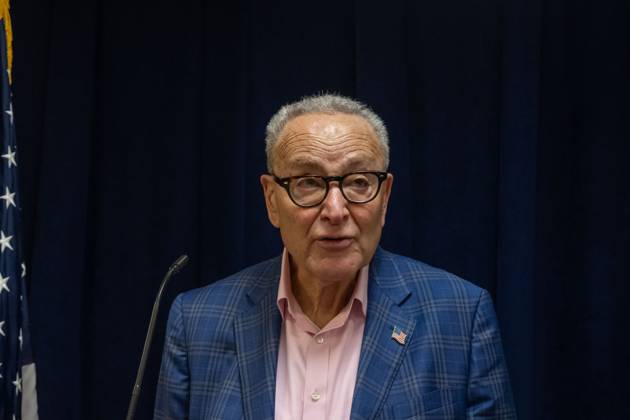 October 4, 2026, New York, New York, United States: U.S. Senator Chuck Schumer (D-NY) speaks.U.S. Senator Chuck Schumer (D-NY) calls for tighter rules and privacy safeguards around Flock Safety AI-powered license plate readers (ALPRs or LPRs), whose network has grown to more than 120,000 cameras across 49 states, according to the company, and continuously record passing vehicles movements without a warrant, probable cause, or even reasonable suspicion on October 04, 2026 in New York City. New York United States - ZUMAs197 20261004_aaa_s197_195 Copyright: xRonxAdarx