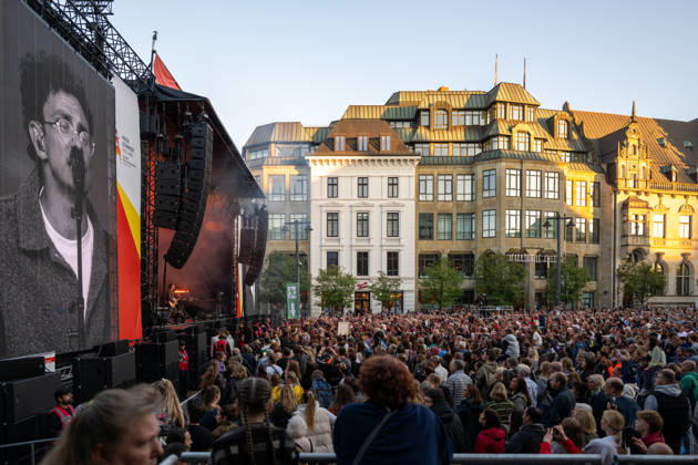 Celebrating German Unity Day in Bremen: German Unity Day 2026 celebrations, Bremen, October 4, 2026; Bremen, public festival, concert; Bremen, Germany, October 4, 2026 Celebrating German Unity Day in Bremen at the Market Square, City Hall on October 4, 2026 in Bremen, Germany Photo by Axel Kaste, Concert at Bremen Market Square, City Hall, Free Hanseatic City of Bremen, Germ Tag der Deutschen Einheit Konzert Kamrad + Versengold 4.10.26 LR-2097