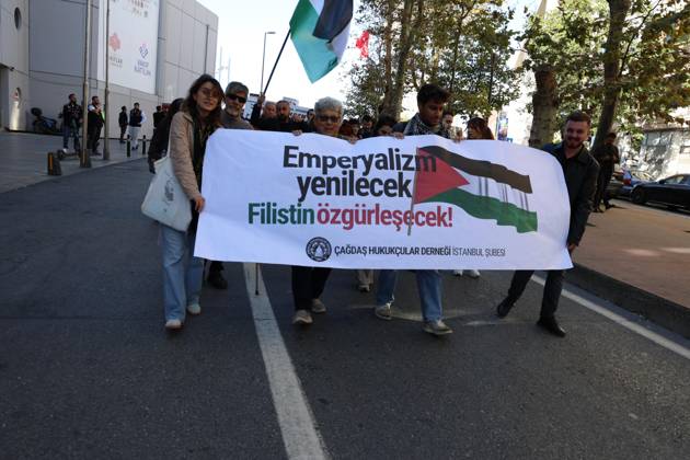 Pro-Palestinian protesters march through Istanbul ISTANBUL, TURKIYE, OCTOBER 4, 2026: Hundreds of demonstrators gather outside the Ataturk Cultural Center in Taksim before marching toward Dolmabahce during a protest organized by the Palestine Action Committee marking three years since the start of the Gaza war. Participants carried Palestinian flags and called for a full embargo on Israel and an end to commercial and diplomatic ties. The march concluded with a statement by organizers in Dolmabahce. istanbul Türkiye Copyright: x xÖzlemxKarayücelx xJNAxPressx