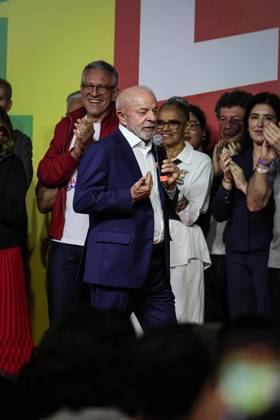 RECORD DATE NOT STATED Presidente Lula em coletiva de Imprensa SoO PAULO (SP), Oct. 4, 2026 POLITICS ELECTIONS President Luiz Inacio Lula da Silva at a press conference following the vote count and the confirmation of a runoff election on Sunday night (4). IMAGO Andre Pera Sao Paulo Brasil Copyright: xAndrexPerax
