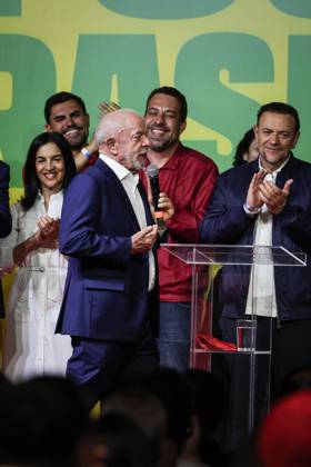 RECORD DATE NOT STATED Presidente Lula em coletiva de Imprensa SoO PAULO (SP), Oct. 4, 2026 POLITICS ELECTIONS President Luiz Inacio Lula da Silva at a press conference following the vote count and the confirmation of a runoff election on Sunday night (4). IMAGO Andre Pera Sao Paulo Brasil Copyright: xAndrexPerax