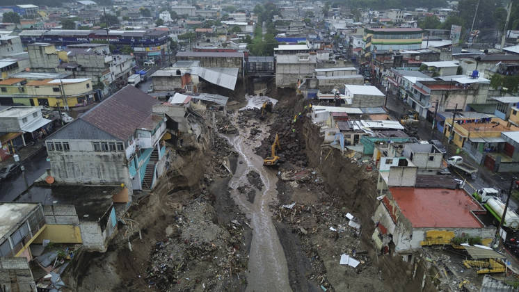 Heavy rains linked to El Nino trigger severe land collapse in Guatemala SAN MIGUEL PETAPA, GUATEMALA - OCTOBER 04: The Pinula River surges following relentless rainfall linked to the El Nino phenomenon, triggering severe erosion and the collapse of homes in the Villa Hermosa I neighborhood of San Miguel Petapa, Guatemala on October 04, 2026. Official reports indicate extensive structural damage and continuous land loss, exacerbating years of riverbank erosion and placing neighboring residential properties at critical risk as heavy precipitation and scouring persist. Luis Vargas Anadolu San Miguel Petapa Guatemala. Editorial use only. Please get in touch for any other usage. Copyright: x2026xAnadoluxLuisxVargasx