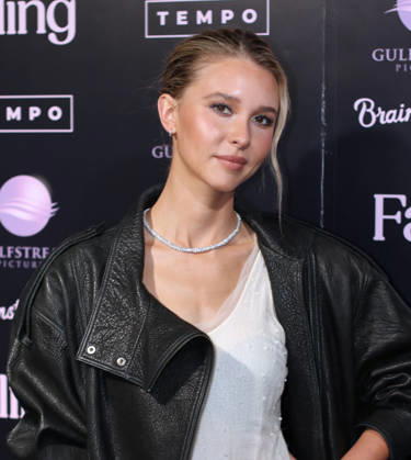 October 4, 2026, New York, Ny, United States: Isabel May attends the New York Premiere of Falling . Held at The SAG-AFTRA Foundation Robin Williams Center in New York. Zuma Press. October 4, 2026. New York United States  - ZUMAp281 20261004_zea_p281_001 Copyright: xPhotoxImagexPressx