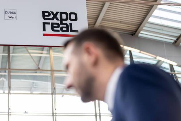 EXPO REAL 2026 in Munich, October 5, 2026: Trade visitors on their way to the exhibition halls at the Messe München grounds. First day of EXPO REAL 2026, the international trade fair for real estate, investments, and infrastructure will take place from October 5 to 7, 2026, in Munich, bringing t