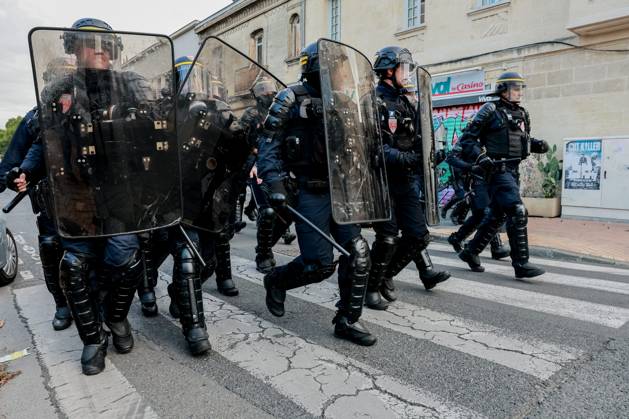 HIGH SCHOOL STUDENTS BLOCK ADMISSION AT GUSTAVE EIFFEL HIGH SCHOOL PHOTOPQR SUD OUEST GUILLAUME BONNAUD Bordeaux October 5, 2026 OCTOBER 5, 2026 IN BORDEAUX HIGH SCHOOL STUDENTS BLOCK ADMISSION AT GUSTAVE EIFFEL HIGH SCHOOL PH Guillaume Bonnaud France Fires have broken out at several schools in France, as students protest by blockading educational institutions nationwide over school funding and learning conditions Bordeaux GIRONDE France Copyright: xPHOTOPQR SUDxOUEST MAXPPPxGUILLAUMExBONNAUDx 20261005SDO9889 20261005SDO9889