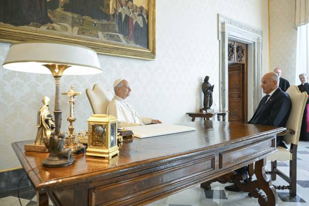 IPA89331406 - Italy, Rome, Vatican, October 5, 2026 Pope Leo XIV receives His Excellency Mr. Janez Jansa, Prime Minister of the Republic of Slovenia, in a private audience at the Vatican. Photograph by VATICAN MEDIA Catholic Press Photo Copyright: xVATICANxMEDIA xCatholicxPressxPhotox xx IPA89331406