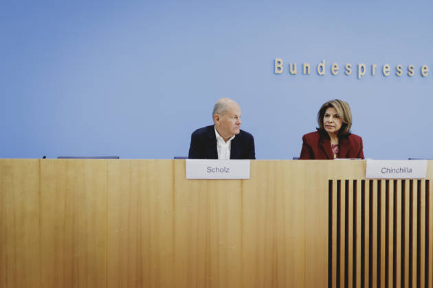 L R Olaf Scholz, former Federal Chancellor and Co-Chair of the ENSK, and Laura Chinchilla Miranda, former President of Costa Rica and Co-Chair of the ENSK, photographed during the press conference to introduce the North-South Commission on Development Policy in Berlin, October 5, 2026, Berlin, Germany Copyright: xFlorianxGaertnerx