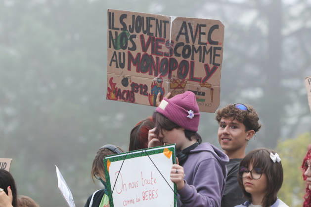October 5, 2026, Bayonne, Nouvelle Aquitaine, France: High school students hold placards, one reading They play with our lives like Monopoly and another We are treated like babies , during a protest against the government outside the Reno Cassin high school in Bayonne, southwestern France, on October 5, 2026. Students have been blocking schools across France since September 21 to demand more teachers, smaller classes and better school buildings. Bayonne France - ZUMAb298 20261005_zsp_b298_022 Copyright: xJulesxBuonx
