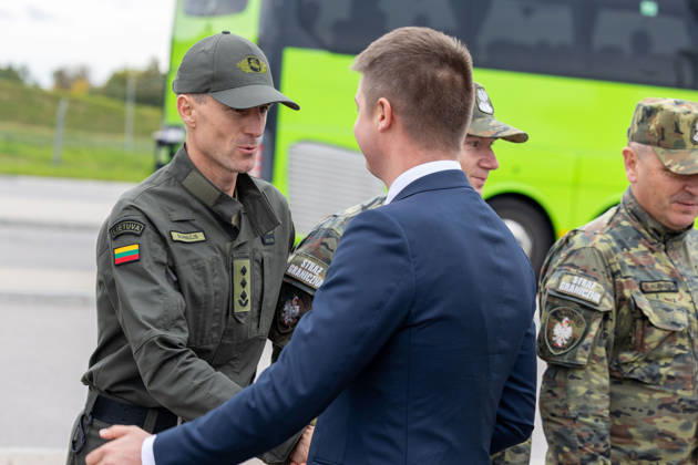 The meeting between Martynas Katelynas and Marcin Kierwinski at the Budzisko Border Control Point on October 5, 2026, in Budzisko Copyright: xTeodorasxBiliūnas BNSx