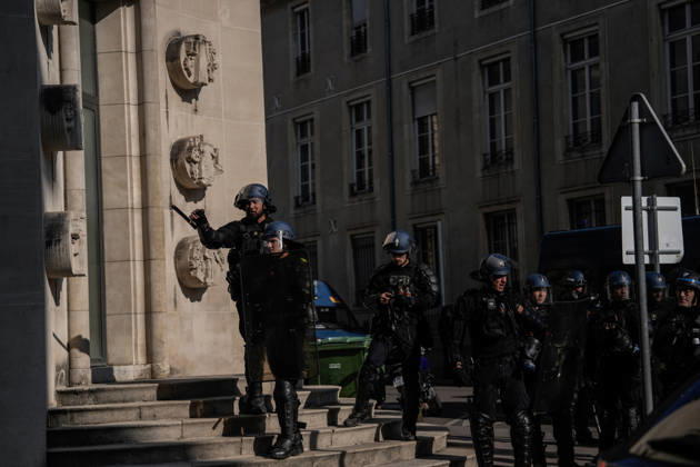 Student protests continue across France as up to 500 high schools close NANCY, FRANCE - OCTOBER 05: Police officers take security measures during a student protest in Nancy as demonstrations and blockades continue around several high schools, on October 05, 2026 in Nancy, France. Students are taking part in a nationwide high-school mobilization over school conditions and demands for greater education resources, while security units remain deployed around several locations in the city. Muhammed Said Tako Anadolu Nancy France. Editorial use only. Please get in touch for any other usage. Copyright: x2026xAnadoluxMuhammedxSaidxTakox