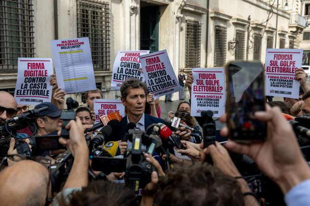 October 5, 2026, Rome, Italia, Italy: Europa Secretary Riccardo Magi participates in the flash mob against the electoral law in front of Palazzo Chigi, Rome 05 10 2026 Rome Italy  - ZUMAa289 20261005_zia_a289_118 Copyright: xFrancescoxFotiax xAgfx