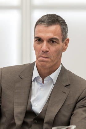 Sánchez Chairs the Meeting of the PSOE’s Federal Executive Committee The Prime Minister and Secretary-General of the PSOE, Pedro Sánchez, chairs the meeting of the PSOE’s Federal Executive Committee (CEF) at the PSOE headquarters in Ferraz on October 5, 2026, in Madrid, Spain. Sánchez announced today that he is dissolving Parliament and calling a general election for November 29. OCTOBER 5, 2026 Diego Radamé Madrid, Madrid, Spain  Copyright: xDiegoxRadamÃ sx 7822971