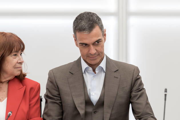 Sánchez Chairs the Meeting of the PSOE’s Federal Executive Committee. PSOE President Cristina Narbona, and Prime Minister and PSOE Secretary-General Pedro Sánchez, during the meeting of the PSOE’s Federal Executive Committee (CEF) at the PSOE headquarters in Ferraz on October 5, 2026, in Madrid, Spain. Sánchez announced today that he is dissolving Parliament and calling a general election for November 29. OCTOBER 5, 2026 Diego Radamé Madrid, Madrid, Spain  Copyright: xDiegoxRadamÃ sx 7822997
