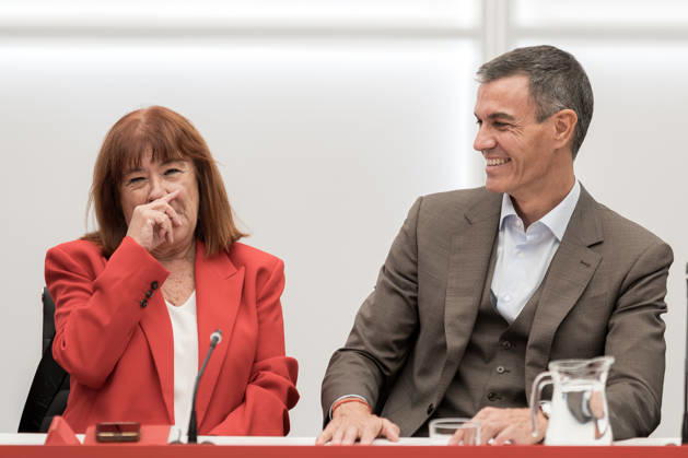 Sánchez Chairs the Meeting of the PSOE’s Federal Executive Committee. PSOE President Cristina Narbona, and Prime Minister and PSOE Secretary-General Pedro Sánchez, during the meeting of the PSOE’s Federal Executive Committee (CEF) at the PSOE headquarters in Ferraz on October 5, 2026, in Madrid, Spain. Sánchez announced today that he is dissolving Parliament and calling a general election for November 29. OCTOBER 5, 2026 Diego Radamé Madrid, Madrid, Spain  Copyright: xDiegoxRadamÃ sx 7822995