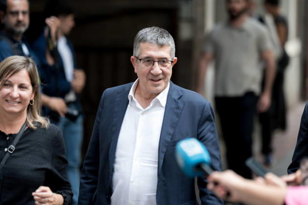 Sánchez Chairs the Meeting of the PSOE’s Federal Executive Committee PSOE Spokesperson in Congress, Patxi López, upon his arrival at the meeting of the PSOE’s Federal Executive Committee (CEF) at the PSOE headquarters in Ferraz on October 5, 2026, in Madrid, Spain. Sánchez announced today that he is dissolving Parliament and calling a general election for November 29. OCTOBER 5, 2026 Diego Radamé Madrid, Madrid, Spain  Copyright: xDiegoxRadamÃ sx 7823006