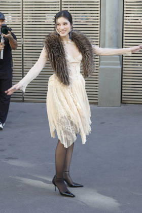 Guest at the Zimmermann Women’s Ready-to-Wear Spring Summer 2027 Collection fashion show during Paris Fashion Week on October 5, 2026. Christophe Aubert, Bestimage. Celebrities at the Zimmermann Women’s Ready-to-Wear Spring Summer 2027 Collection fashion show during Paris Fashion Week, October 5, 2026, Paris, France  Copyright: xChristophexAubertx xBestimagexChristophexAubertx xBestimagex
