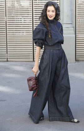 Guest at the Zimmermann Women’s Ready-to-Wear Spring Summer 2027 Collection fashion show during Paris Fashion Week on October 5, 2026. Christophe Aubert, Bestimage. Celebrities at the Zimmermann Women’s Ready-to-Wear Spring Summer 2027 Collection fashion show during Paris Fashion Week, October 5, 2026, Paris, France  Copyright: xChristophexAubertx xBestimagexChristophexAubertx xBestimagex