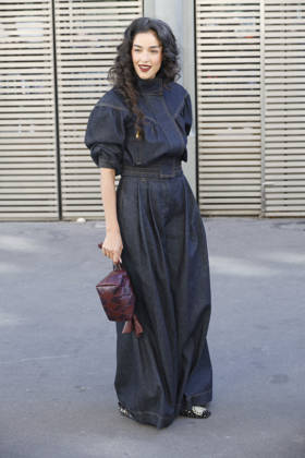 Guest at the Zimmermann Women’s Ready-to-Wear Spring Summer 2027 Collection fashion show during Paris Fashion Week on October 5, 2026. Christophe Aubert, Bestimage. Celebrities at the Zimmermann Women’s Ready-to-Wear Spring Summer 2027 Collection fashion show during Paris Fashion Week, October 5, 2026, Paris, France  Copyright: xChristophexAubertx xBestimagexChristophexAubertx xBestimagex
