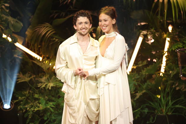 FIRST STEPS 2026 Hosts Malaya and Maximilian Presenting an award on stage at the FIRST STEPS 2026 awards ceremony at the Theater des Westens in Berlin Copyright: xEventpressxFuhrx