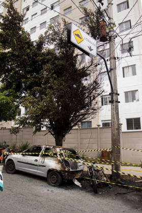 SaO PAULO, SP - 05.10.2026: QUEDA DE CABOS CAUSA INCÃªNDIO EM SaO PAULO - The fall of high-voltage power lines caused a large fire in Sao Paulo. Likely due to the rain, storm, and winds this past weekend in the southern part of the city, high-voltage power lines belonging to the electricity company Enel broke, causing a fire that engulfed numerous vehicles, including several motorcycles and a car. The vehicles were completely destroyed by the fire. All vehicles were parked legally on the street when the accident occurred. The owners are in talks with Enel to determine responsibility and compensation. The event took place on Rua Cannes, in the Veleiros neighborhood, near Capela do Socorro, Sao Paulo, on October 5, 2026. x3025746x  VanxCampos