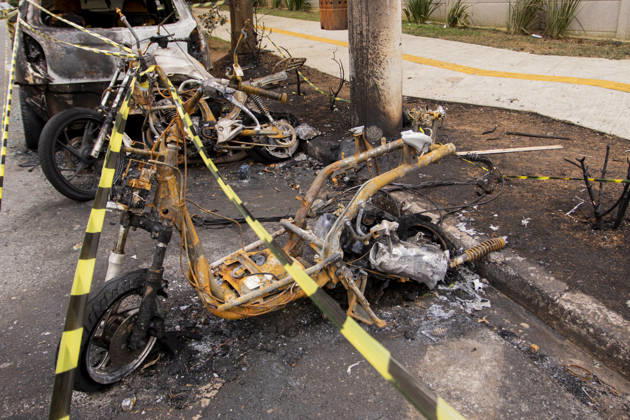 SaO PAULO, SP - 05.10.2026: QUEDA DE CABOS CAUSA INCÃªNDIO EM SaO PAULO - The fall of high-voltage power lines caused a large fire in Sao Paulo. Likely due to the rain, storm, and winds this past weekend in the southern part of the city, high-voltage power lines belonging to the electricity company Enel broke, causing a fire that engulfed numerous vehicles, including several motorcycles and a car. The vehicles were completely destroyed by the fire. All vehicles were parked legally on the street when the accident occurred. The owners are in talks with Enel to determine responsibility and compensation. The event took place on Rua Cannes, in the Veleiros neighborhood, near Capela do Socorro, Sao Paulo, on October 5, 2026. x3025753x  VanxCampos