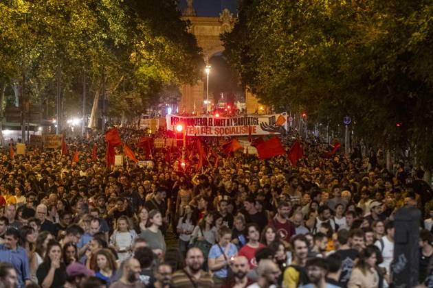 Sindicat de Llogateres Rally in Barcelona for the Right to Housing The housing rally organized by the Sindicat de Llogateres, on October 5, 2026, in Barcelona, Catalonia, Spain. The Tenants’ Union has called for a demonstration this afternoon in support of the right to housing after it was postponed from last Saturday due to rain. Lorena Sopê, BARCELONA, BARCELONA, Spain Copyright: xLorenaxSopênax 7823497