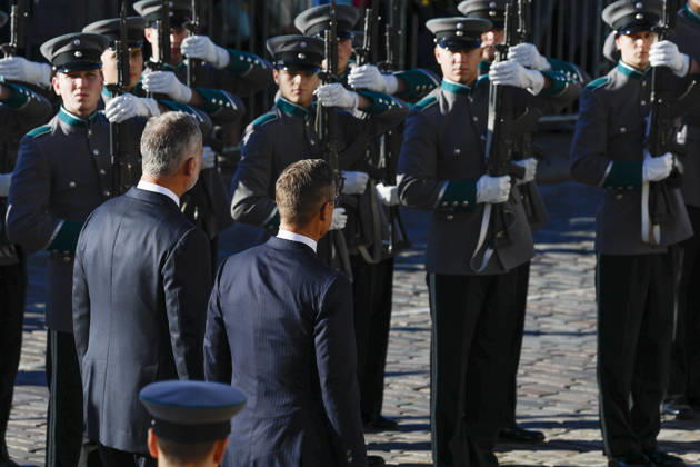 King of Spain Felipe VI (L) and and Finnish President Alexander Stubb (R) upon their arrival at the Presidential Palace for the welcome ceremony as part of the Spanish king and queen s state visit to Finland in Helsinki, Finland, 06 October 2026. Spanish King and Queen visit Finland !ACHTUNG: NUR REDAKTIONELLE NUTZUNG! Copyright: xJ.J.xGuillénx GRAF720 20261006-55021600051_1