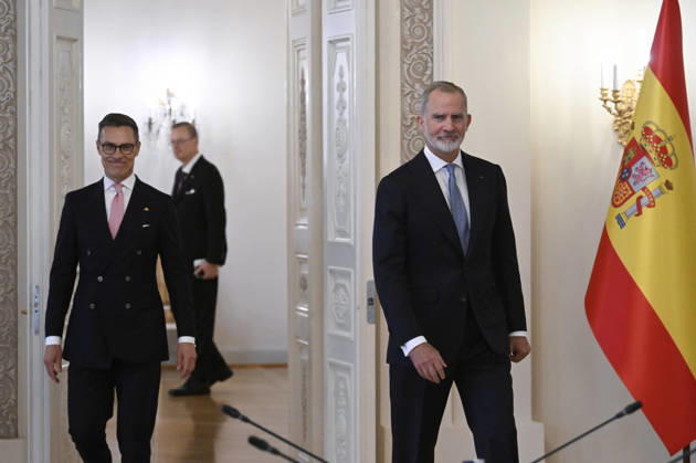 LKS 20261006 King Felipe (R) of Spain and President Alexander Stubb of Finland (L) arrive for their delegations meeting at the Presidential Palace in Helsinki, Finland, on October 6, 2026. King Felipe and Queen Letizia are on a two-day state visit to Finland. - MARKKU ULANDER Helsinki Finland  Copyright: xMarkkuxUlanderx Yx9ylctPOJE