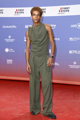 Salimou Thiam at the 27th First Steps Awards ceremony in 2026 at the Theater des Westens in Berlin, October 5, 2026 Foto:xN.xKubelkax xFuturexImagex first_steps_6199