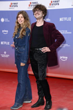 Josephine Thiesen with her companion at the 27th First Steps Awards ceremony in 2026 at the Theater des Westens in Berlin, October 5, 2026 Foto:xN.xKubelkax xFuturexImagex first_steps_6214