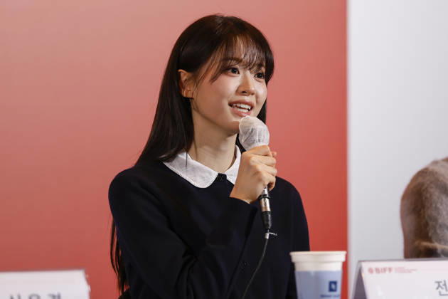 The Table: Day and Night cast at Busan International Film Festival South Korean actor Jeon So-young speaks during a press conference for The Table: Day and Night, the opening film of the 31st Busan International Film Festival (BIFF), at the Busan Cinema Center in Busan, South Korea, on October 06, 2026. Busan South Korea Copyright: xMatrixxImages JungxUi-Chelx