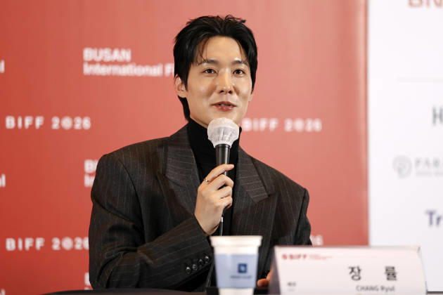 The Table: Day and Night cast at Busan International Film Festival South Korean actor Chang Ryul speaks during a press conference for The Table: Day and Night, the opening film of the 31st Busan International Film Festival (BIFF), at the Busan Cinema Center in Busan, South Korea, on October 06, 2026. Busan South Korea Copyright: xMatrixxImages JungxUi-Chelx