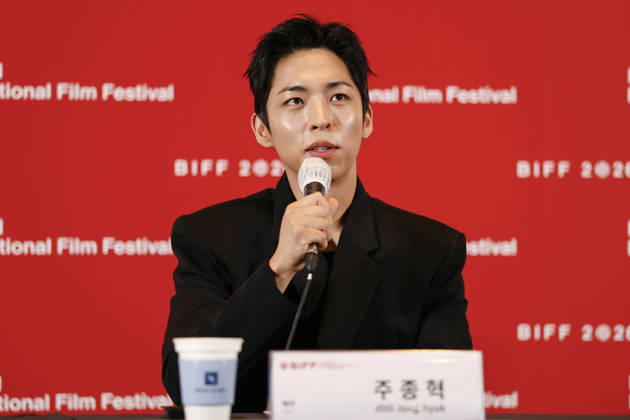 The Table: Day and Night cast at Busan International Film Festival South Korean actor Joo Jong-hyuk speaks during a press conference for The Table: Day and Night, the opening film of the 31st Busan International Film Festival (BIFF), at the Busan Cinema Center in Busan, South Korea, on October 06, 2026. Busan South Korea Copyright: xMatrixxImages JungxUi-Chelx