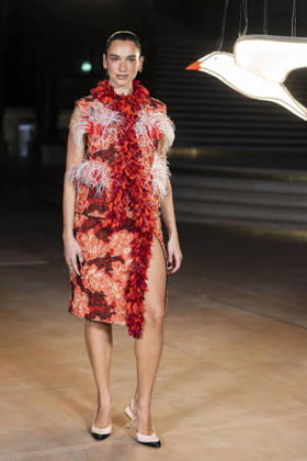 Dua Lipa at the photocall for the Chanel Spring Summer 2027 collection at the Grand Palais in Paris on October 5, 2026. Olivier Borde, Bestimage. Photocall for the Chanel Spring Summer 2027 collection at the Grand Palais in Paris on October 5, 2026. Paris, France Copyright: xOLIVIERxBORDEx xBESTIMAGExOLIVIERxBORDEx xBESTIMAGEx