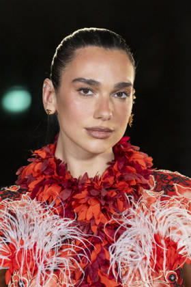 Dua Lipa at the photocall for the Chanel Spring Summer 2027 collection at the Grand Palais in Paris on October 5, 2026. Olivier Borde, Bestimage. Photocall for the Chanel Spring Summer 2027 collection at the Grand Palais in Paris on October 5, 2026. Paris, France Copyright: xOLIVIERxBORDEx xBESTIMAGExOLIVIERxBORDEx xBESTIMAGEx