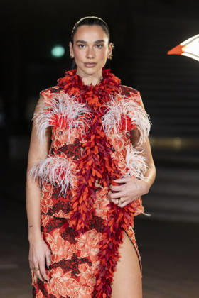 Dua Lipa at the photocall for the Chanel Spring Summer 2027 collection at the Grand Palais in Paris on October 5, 2026. Olivier Borde, Bestimage. Photocall for the Chanel Spring Summer 2027 collection at the Grand Palais in Paris on October 5, 2026. Paris, France Copyright: xOLIVIERxBORDEx xBESTIMAGExOLIVIERxBORDEx xBESTIMAGEx