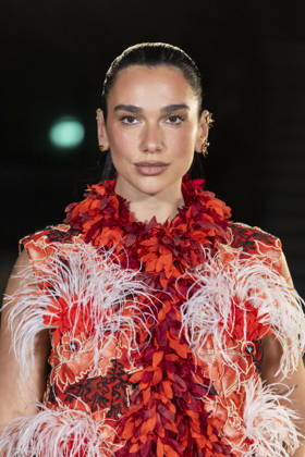 Dua Lipa at the photocall for the Chanel Spring Summer 2027 collection at the Grand Palais in Paris on October 5, 2026. Olivier Borde, Bestimage. Photocall for the Chanel Spring Summer 2027 collection at the Grand Palais in Paris on October 5, 2026. Paris, France Copyright: xOLIVIERxBORDEx xBESTIMAGExOLIVIERxBORDEx xBESTIMAGEx