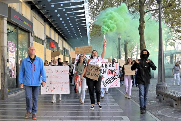 Student protest in Liege on 06 10 2026 LIEGE, BELGIUM - OCTOBER 06 : Students protest against the ministerial reform on September on October 6, 2026 in Liege, Belgium, 06 10 2026 ( Liege Belgium Copyright: xSesx