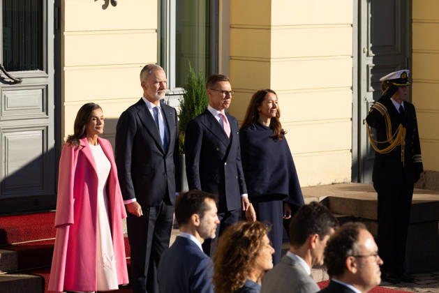 October 6, 2026, Helsinki, Uusimaa, Finland: Helsinki, Suomi, 6.10.2026. Espanjan kuningatar Letizia (vasemmalla) ja kuningas Felipe VI seka Suomen tasavallan presidentti Alexander Stubb ja Suzanne Innes-Stubb poseeraavat tervetuloseremoniassa Presidentinlinnan pihalla Espanjan kuningasparin Suomeen suuntautuvan valtiovierailun yhteydessa. Helsinki Finland - ZUMAt172 20261006_zip_t172_035 Copyright: xJosexTabaresx