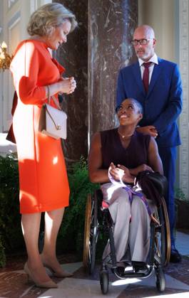 Queen Mathilde of Belgium and Belgian Paralympian athlete Lea Bayekula pictured during a royal meeting with the top Belgian athletes who have distinguished themselves over the past two years, at Laken Royal Castle, on Tuesday 6 October 2026. This concerns athletes who won a medal at a European or World Championship in an Olympic or Paralympic discipline, as well as Belgian athletes who have distinguished themselves exceptionally at the world level.  BENOITxDOPPAGNE 188888450