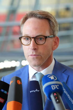 Statement by the Chair of the Parliamentary Oversight Committee on the Arrest of August Hanning: Marc Henrichmann, Chair of the Bundestag’s Parliamentary Oversight Committee (PKGr), is pictured during a press statement on the arrest of former BND Director Hanning, Berlin, October 6, 2026, Berlin, Berlin, Germany