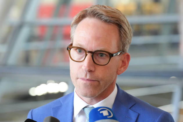 Statement by the Chair of the Parliamentary Oversight Committee on the Arrest of August Hanning: Marc Henrichmann, Chair of the Bundestag’s Parliamentary Oversight Committee (PKGr), is pictured during a press statement on the arrest of former BND chief Hanning, Berlin, October 6, 2026, Berlin, Berlin, Germany
