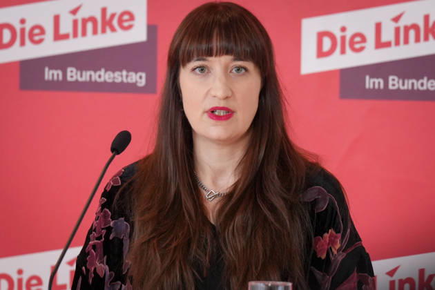 Press Statement by the Left Party Parliamentary Caucus Ahead of the Bundestag Session: A Portrait of Heidi Reichinnek of the Left Party, Looking at the Camera During a Press Statement Ahead of the Parliamentary Caucus Meeting at the German Bundestag, Berlin, October 6, 2026 Berlin, Berlin, Germany