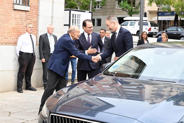 The Prado Museum reopens the Queen Christina Sculpture Gallery with a visit from Prince Daniel of Sweden. The president of the Royal Board of Trustees of the Prado Museum, Javier Solana, and Prince Daniel of Sweden upon their arrival at the museum for the reopening of the Queen Christina Sculpture Gallery on October 6, 2026, in Madrid, Spain CELEBRITIES PRADO MUSEUM ROYALTY PRINCE José Madrid Madrid Spain Copyright: xJosà xOlivax 7824405